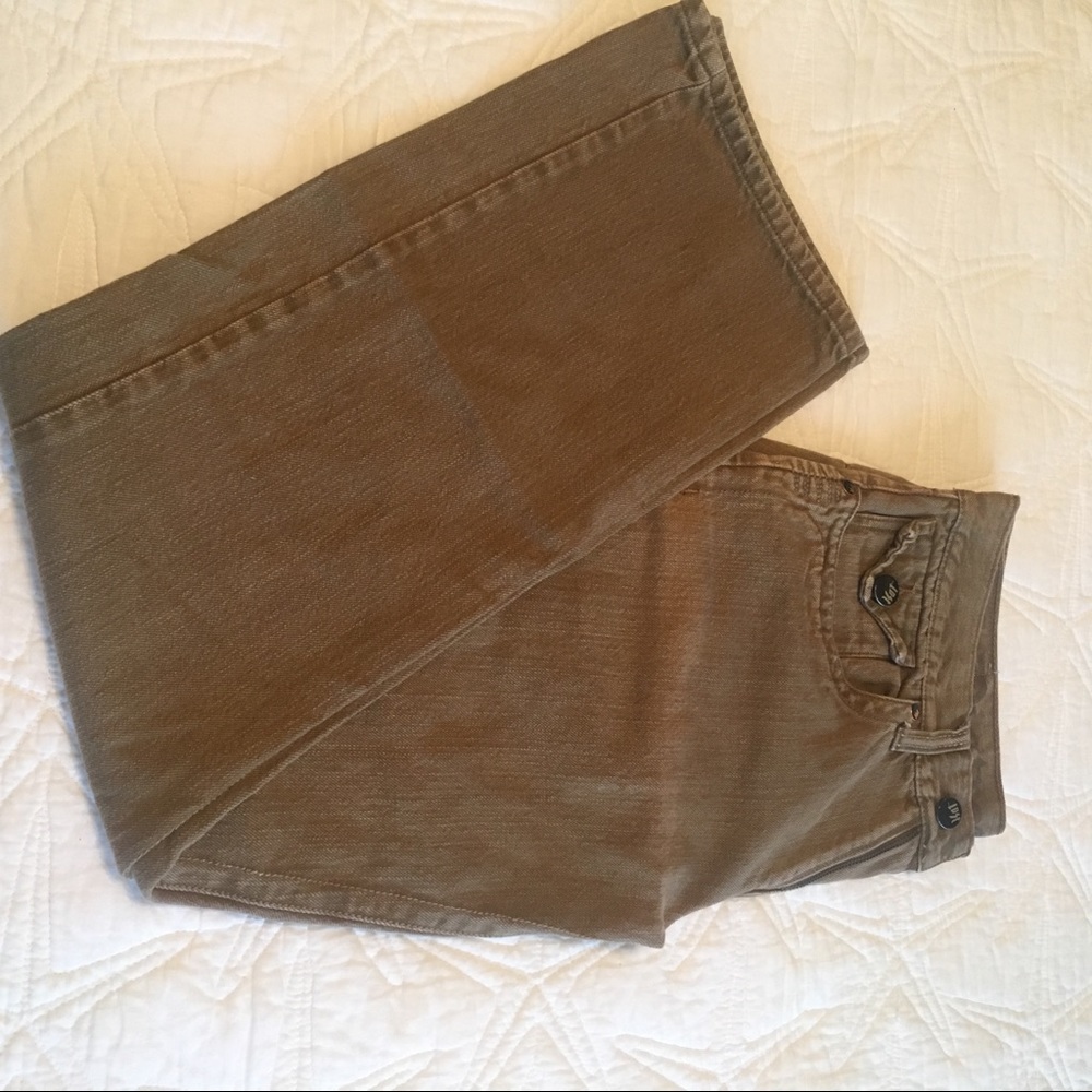 LOST Jeans